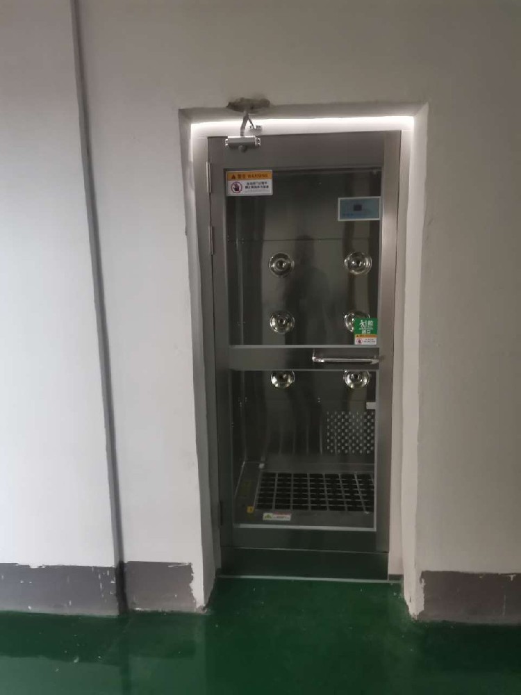 上海伯淋凈化科技有限公司風(fēng)淋室型號(hào)有哪些？